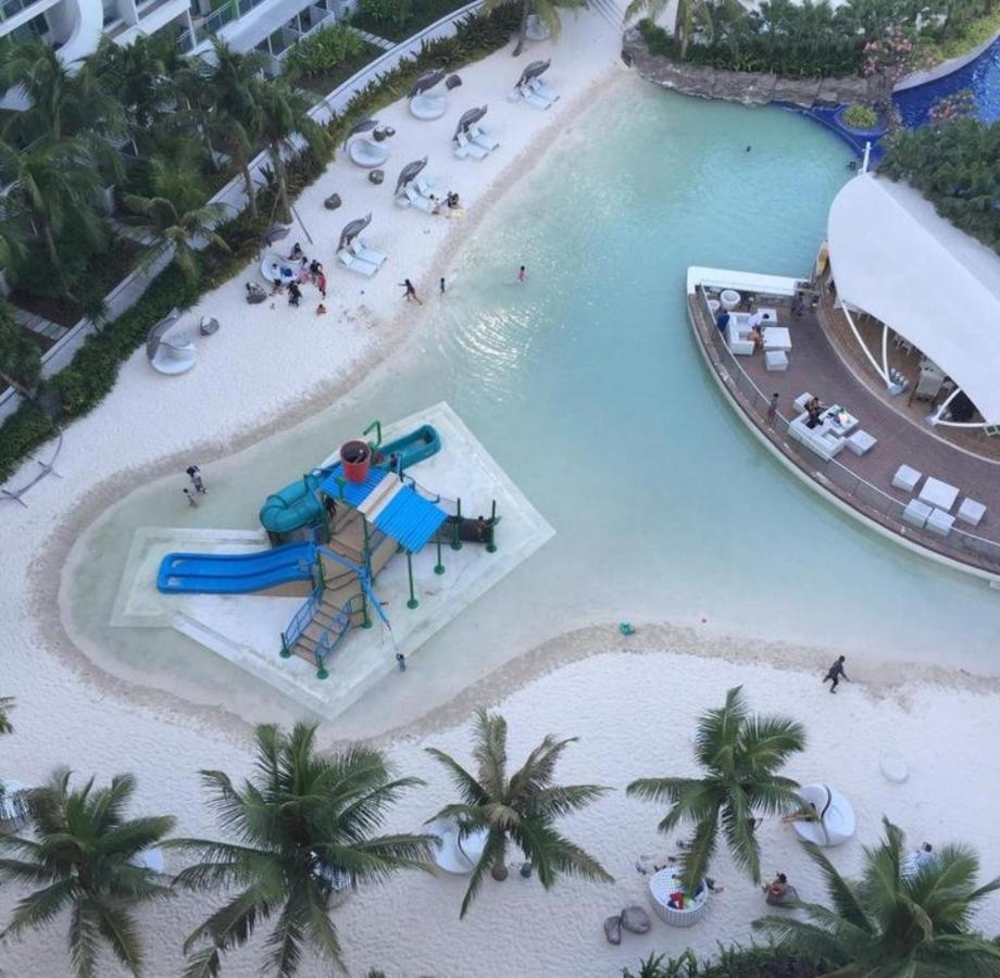 Azure South - Wave Pool - Heart Of The City Paranaque City Esterno foto